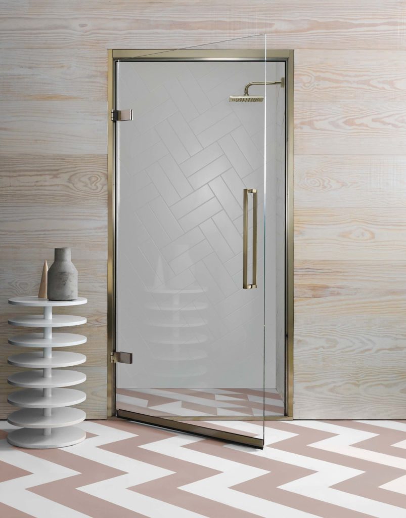 Ponente The Majestic Shower Company